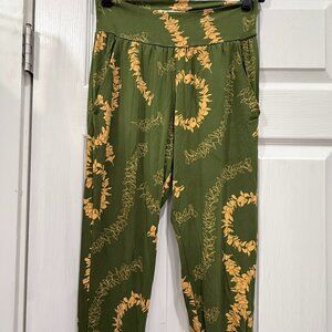 EUC green Fighting Eel green lei pants sz S jersey